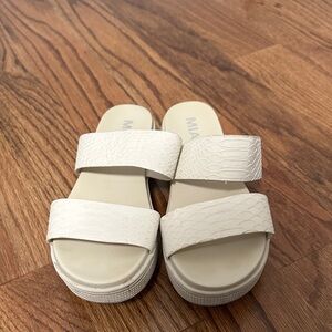 MIA Cream Textured Slide Sandals